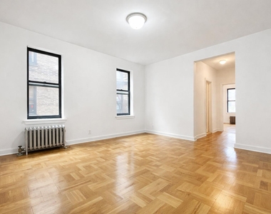 590 Fort Washington Avenue - Photo Thumbnail 2