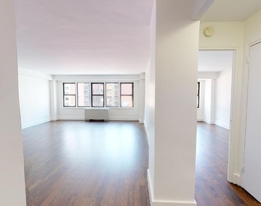 East 63rd Street - Photo Thumbnail 2