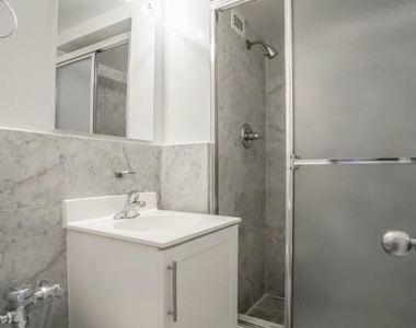 East 79th Street - Photo Thumbnail 3