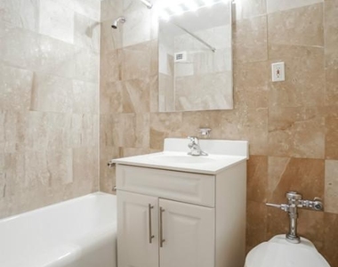 East 79th Street - Photo Thumbnail 4