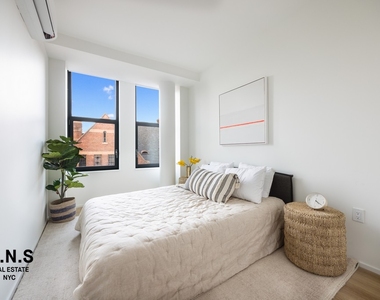 955 Sterling Place - Photo Thumbnail 8