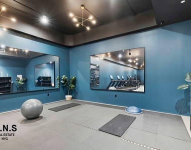 955 Sterling Place - Photo Thumbnail 32