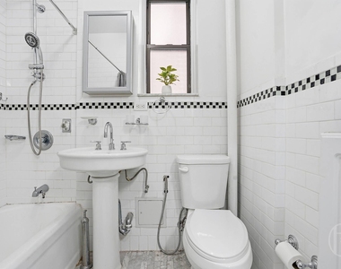 81st Street - Photo Thumbnail 8