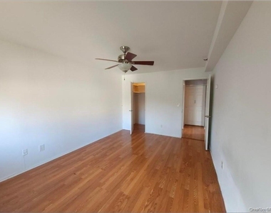 15 Greenridge Avenue - Photo Thumbnail 2