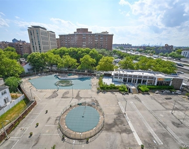 61-20 Grand Central Parkway - Photo Thumbnail 10