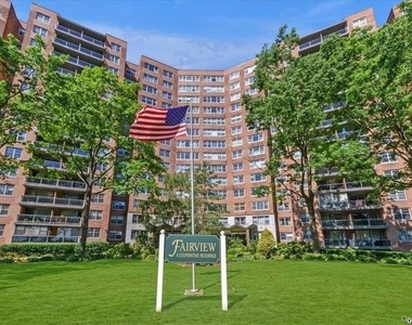 61-20 Grand Central Parkway - Photo Thumbnail 11