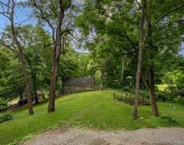 745 Peekskill Hollow Road - Photo Thumbnail 21
