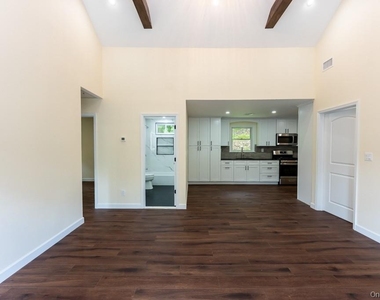 745 Peekskill Hollow Road - Photo Thumbnail 4