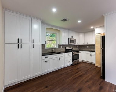 745 Peekskill Hollow Road - Photo Thumbnail 6