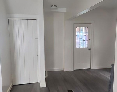 22 Ulster Avenue - Photo Thumbnail 2