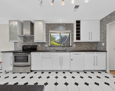 46 Acorn Pond Drive - Photo Thumbnail 9