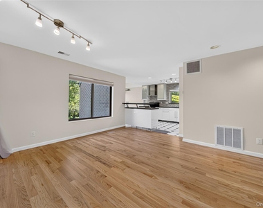 46 Acorn Pond Drive - Photo Thumbnail 8