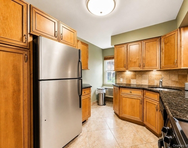 13-15 Estates Lane - Photo Thumbnail 10