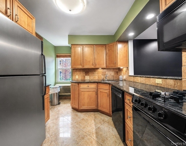13-15 Estates Lane - Photo Thumbnail 9