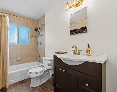 44 Oakridge Road - Photo Thumbnail 9