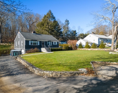 44 Oakridge Road - Photo Thumbnail 1