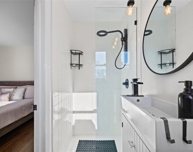 44 Oakridge Road - Photo Thumbnail 7