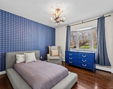 44 Oakridge Road - Photo Thumbnail 4