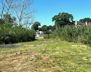 28 Sheridan Drive - Photo Thumbnail 17