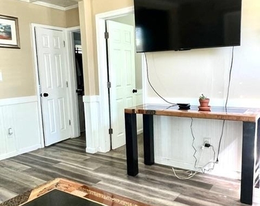 28 Sheridan Drive - Photo Thumbnail 3