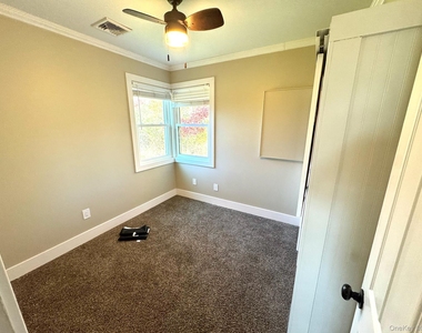 28 Sheridan Drive - Photo Thumbnail 12