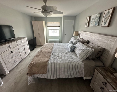 360 Shore Road - Photo Thumbnail 11