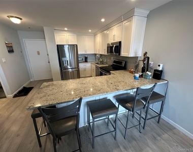 360 Shore Road - Photo Thumbnail 8