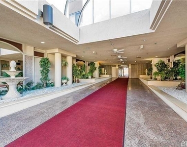360 Shore Road - Photo Thumbnail 1