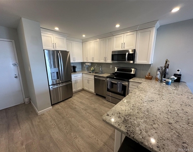360 Shore Road - Photo Thumbnail 3