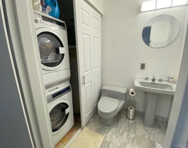 10 Canterbury Road - Photo Thumbnail 4