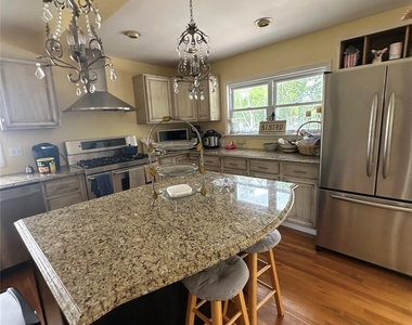 124 Murray Avenue - Photo Thumbnail 7