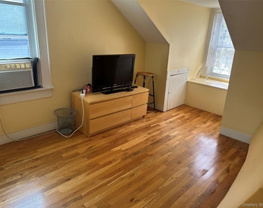 124 Murray Avenue - Photo Thumbnail 12