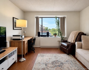 50 Columbus Avenue - Photo Thumbnail 3