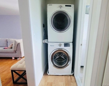 313 Stanley Avenue - Photo Thumbnail 12