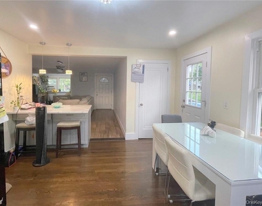 313 Stanley Avenue - Photo Thumbnail 5