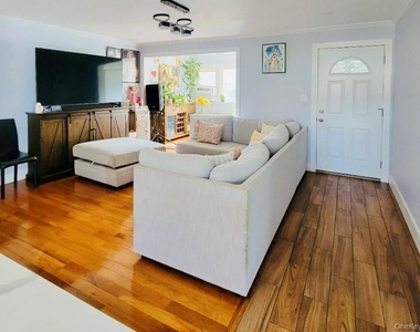 313 Stanley Avenue - Photo Thumbnail 1
