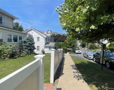 313 Stanley Avenue - Photo Thumbnail 16