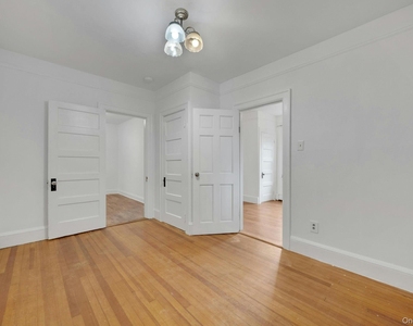 437 Warburton Avenue - Photo Thumbnail 9