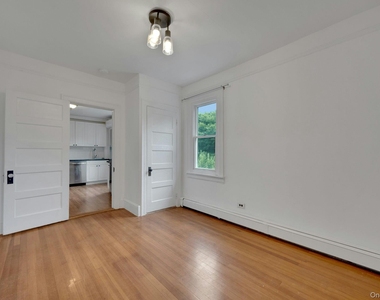 437 Warburton Avenue - Photo Thumbnail 6