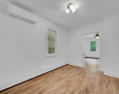 437 Warburton Avenue - Photo Thumbnail 11