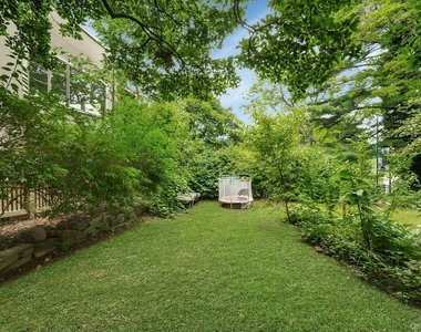 437 Warburton Avenue - Photo Thumbnail 21