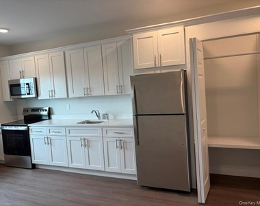 227 4th Avenue - Photo Thumbnail 9