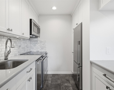 185 W Park Avenue - Photo Thumbnail 8