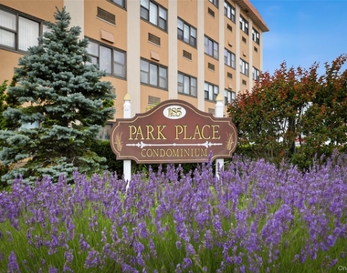 185 W Park Avenue - Photo Thumbnail 1