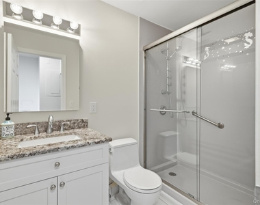 185 W Park Avenue - Photo Thumbnail 20
