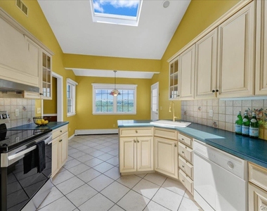 197 Marietta Avenue - Photo Thumbnail 6
