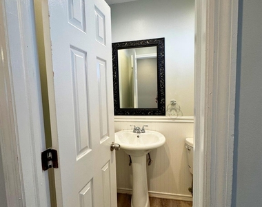 33 Fowler Avenue - Photo Thumbnail 7