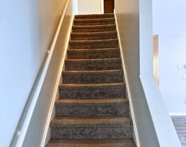 33 Fowler Avenue - Photo Thumbnail 8