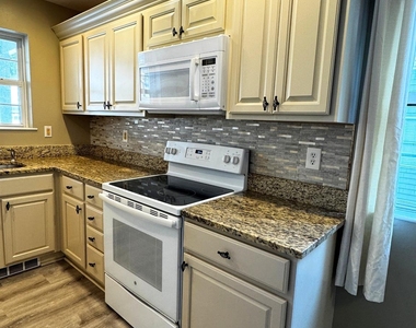33 Fowler Avenue - Photo Thumbnail 1