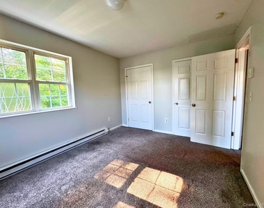33 Fowler Avenue - Photo Thumbnail 12